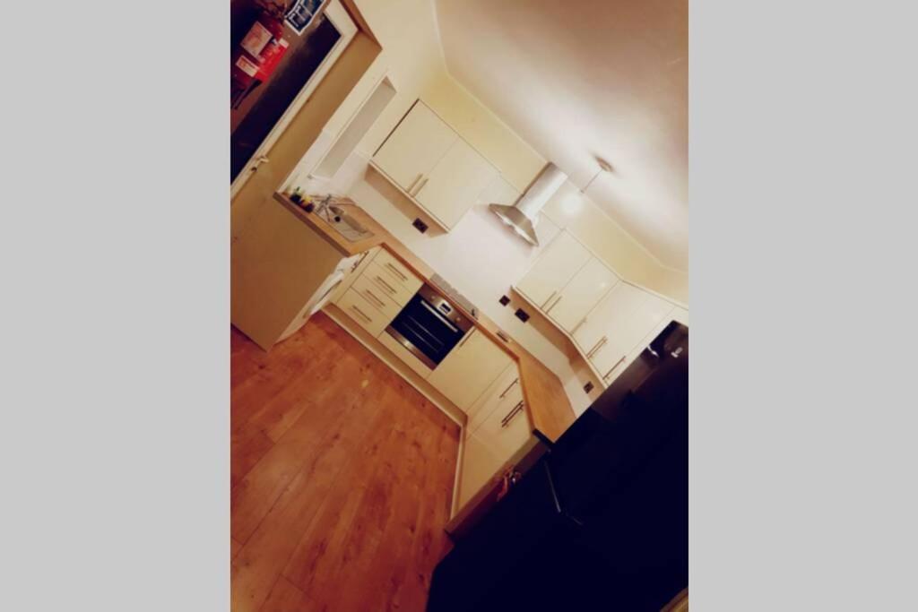 Swansea City Centre Townhouse ภายนอก รูปภาพ
