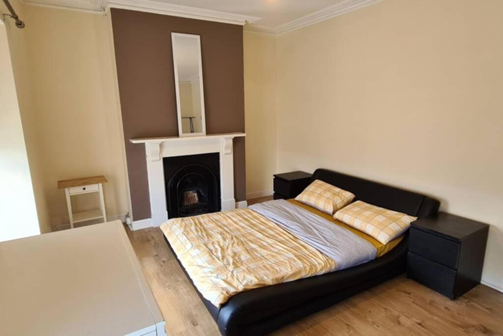 Swansea City Centre Townhouse ภายนอก รูปภาพ
